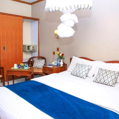 Paris Hotel Nairobi Extérieur photo