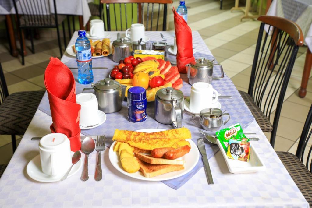 Paris Hotel Nairobi Extérieur photo