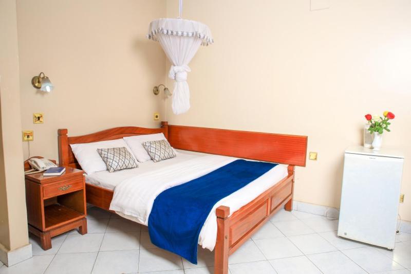 Paris Hotel Nairobi Extérieur photo
